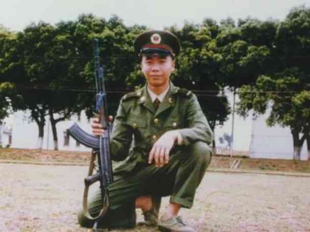 李向群:“新時期英雄戰(zhàn)士”的生命凱歌