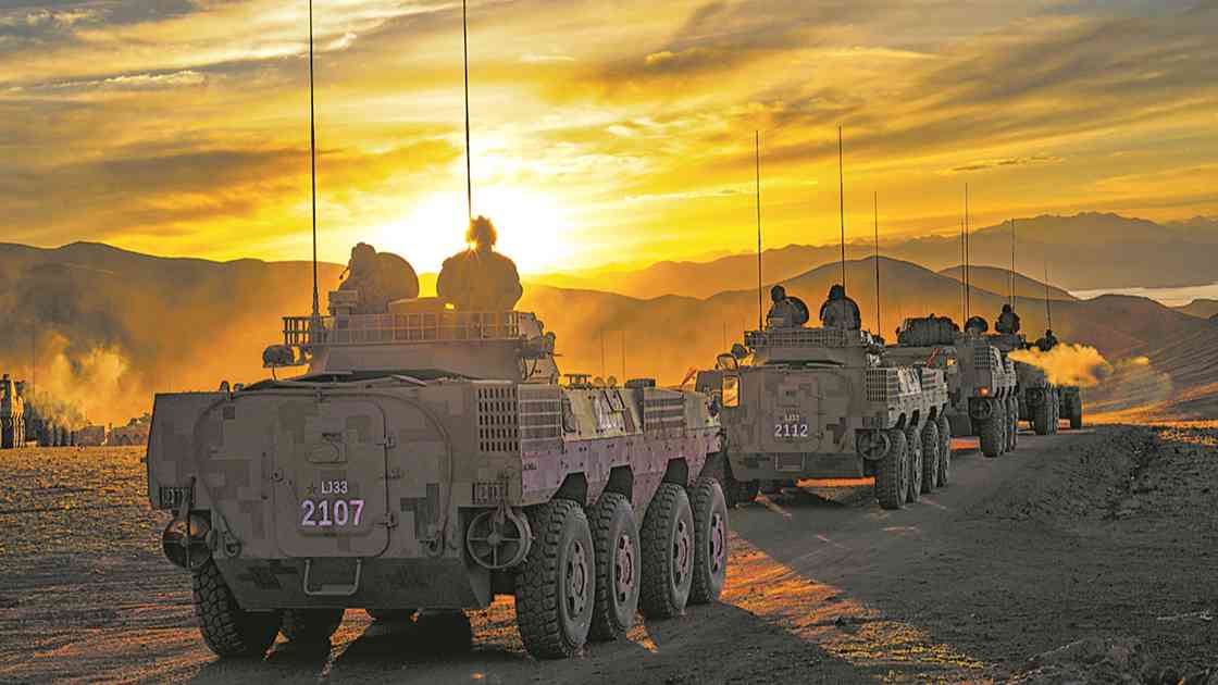 鐵甲馳騁 奮勇突擊