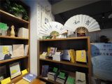 北京首家“幽默书店”受欢迎