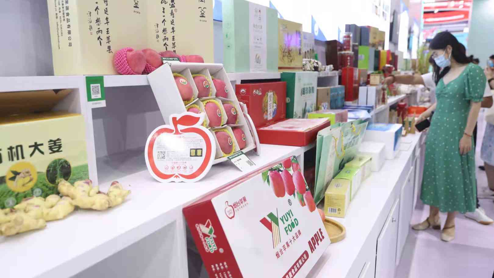 平谷大桃、京白梨亮相服贸会这个展区