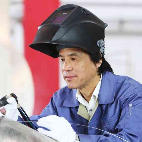 爱岗敬业、争创一流——劳模精神述评