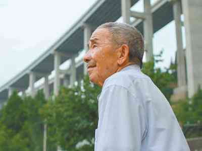 贵州省遵义市原草王坝村党支部书记黄大发——“共产党员就是要干一辈子”