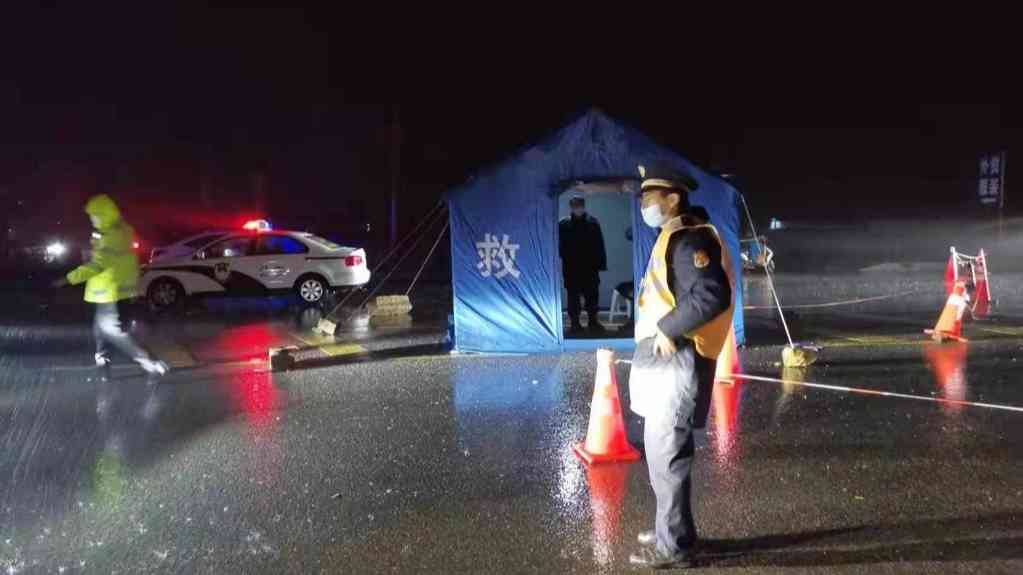 雨雪交加抗疫急