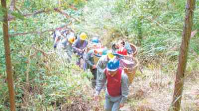 始终同人民想在一起干在一起