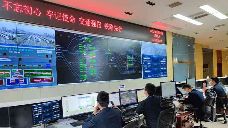 疫情下高铁运输畅通的背后 有一群选择不回家的人