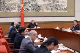李克强主持召开经济形势专家和企业家座谈会 韩正出席