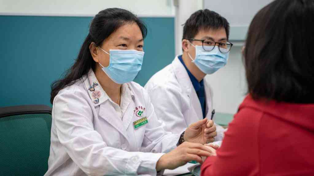 盧傳堅委員:為中醫(yī)藥跨越式發(fā)展把脈建言