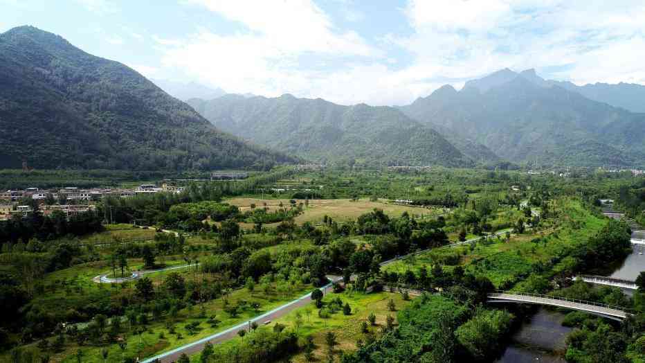 “我们只有勇于自我革命才能赢得历史主动”