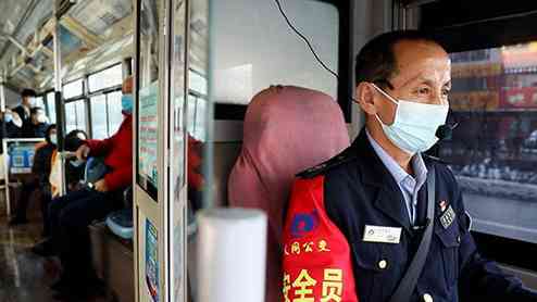 冯冰:将农村客运纳入公交体系 让农民出行更便捷