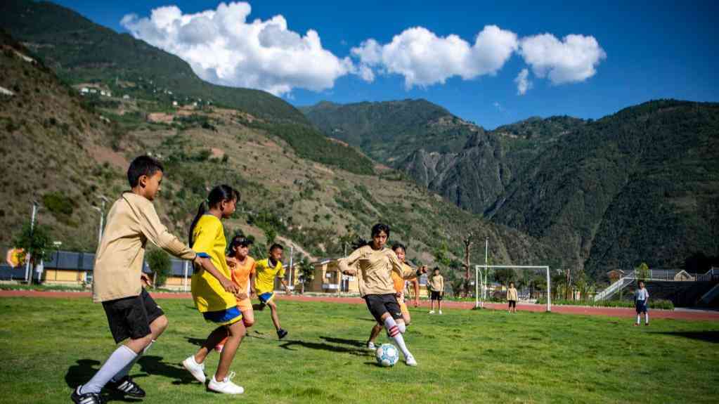 過去的貧困“鍋底”,正筑起教育“高地”