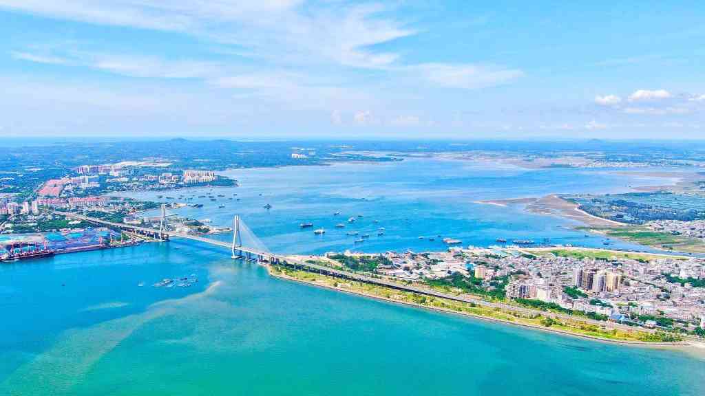 琼岛良港涌新潮