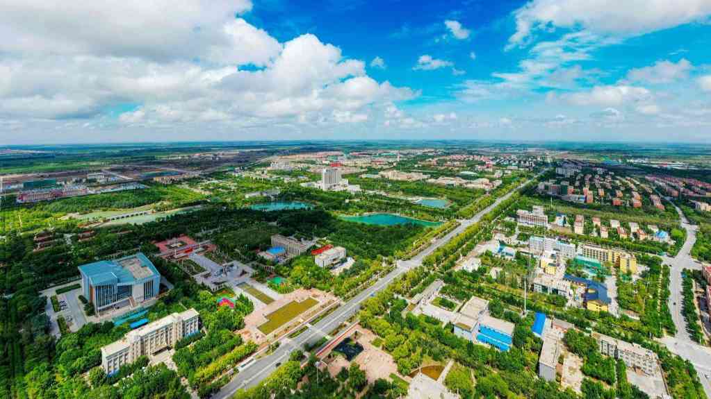 新疆生產(chǎn)建設(shè)兵團(tuán):努力形成新時代兵團(tuán)維穩(wěn)戍邊新優(yōu)勢