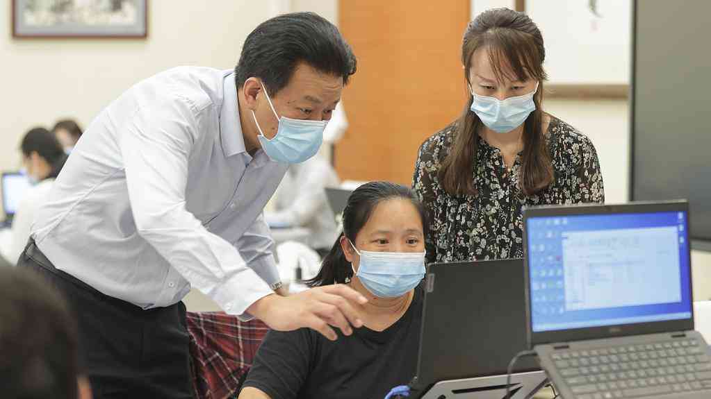 二十大代表風(fēng)采丨李群:與疫魔競速的疾控“急先鋒”