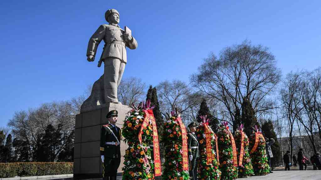 雷锋精神,一座永不褪色的丰碑