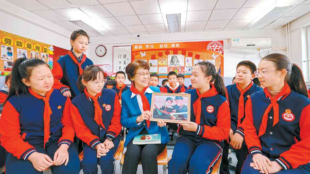 “雷鋒輔導(dǎo)我一生”