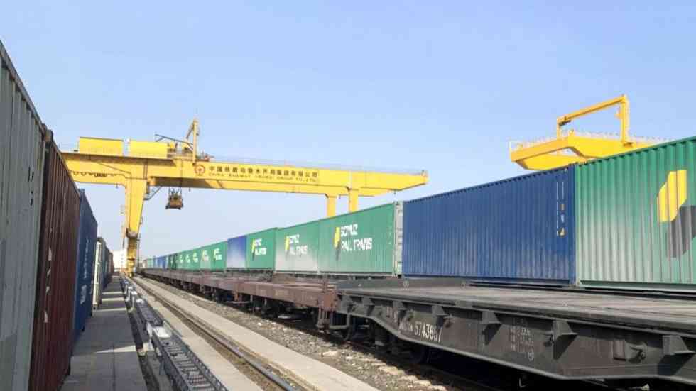 新疆:推動(dòng)絲綢之路經(jīng)濟(jì)帶核心區(qū)建設(shè)取得積極進(jìn)展