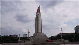 一撇一捺写“八一” 一笔一画续新章