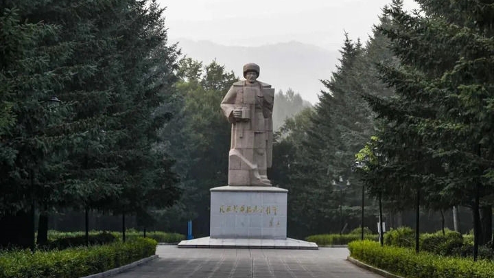 白山黑水间那座无形的山