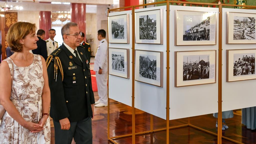 “铭记历史 开创未来”——纪念抗战胜利80周年图片展在莫斯科举办