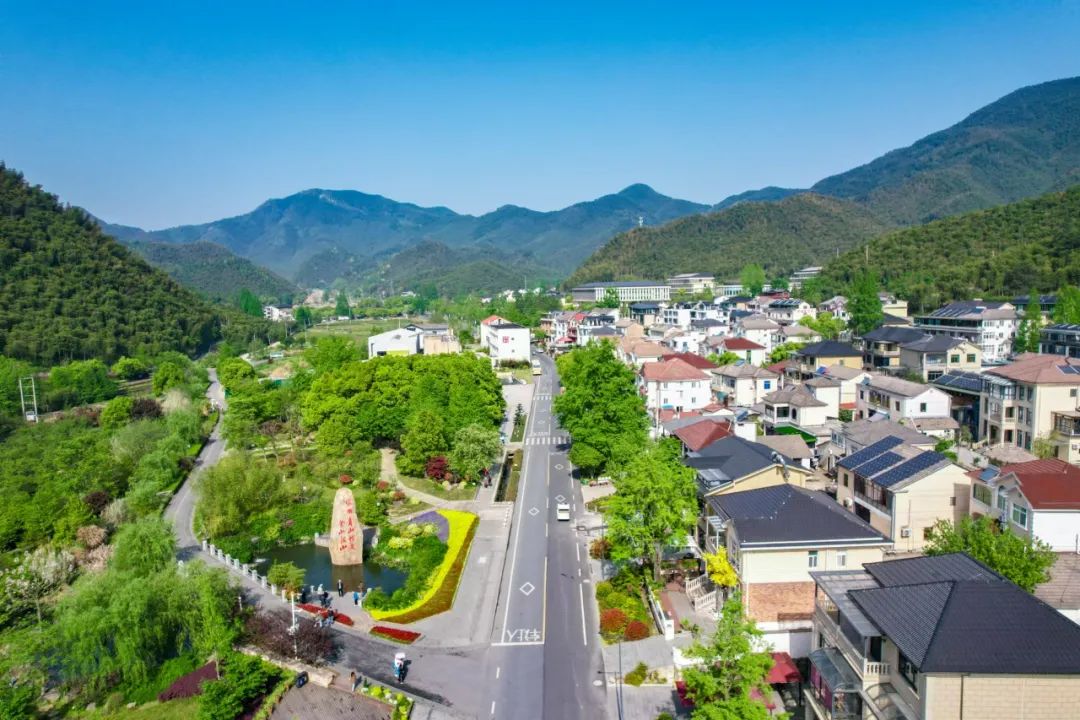 “两山”理念，从“浙”里出发