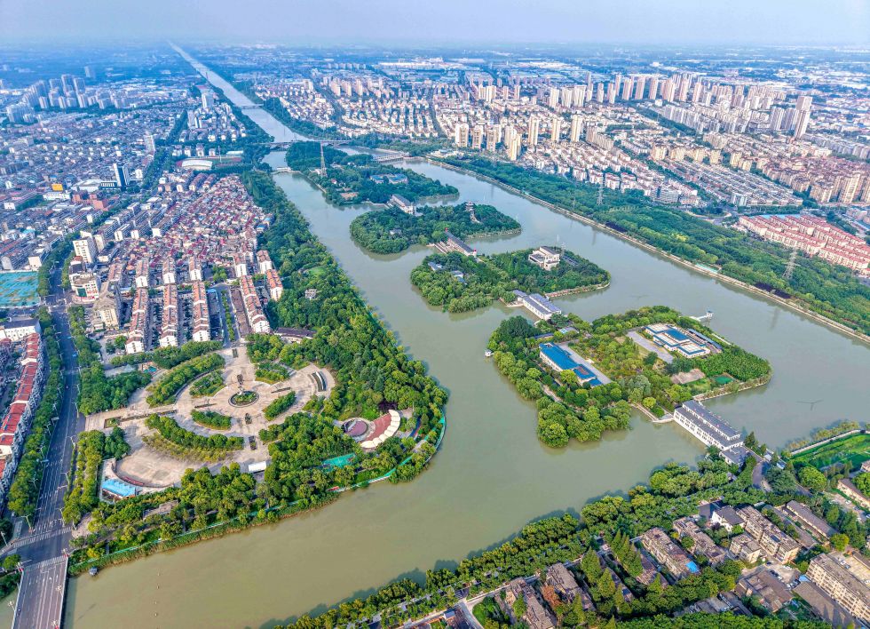 这是位于江苏省扬州市江都区的南水北调东线源头江都水利枢纽（2025年7月6日摄，无人机照片）。新华社发（任飞 摄）