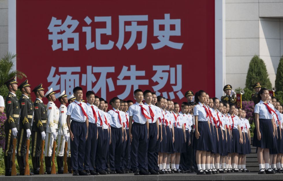 鏡觀中國·新華社國內(nèi)新聞?wù)掌恢芫x丨紀(jì)念全民族抗戰(zhàn)爆發(fā)88周年儀式暨《為了民族解放與世界和平》主題展覽開幕式在京舉行（3）XxjpsgC007185_20250712_PEPFN0A001