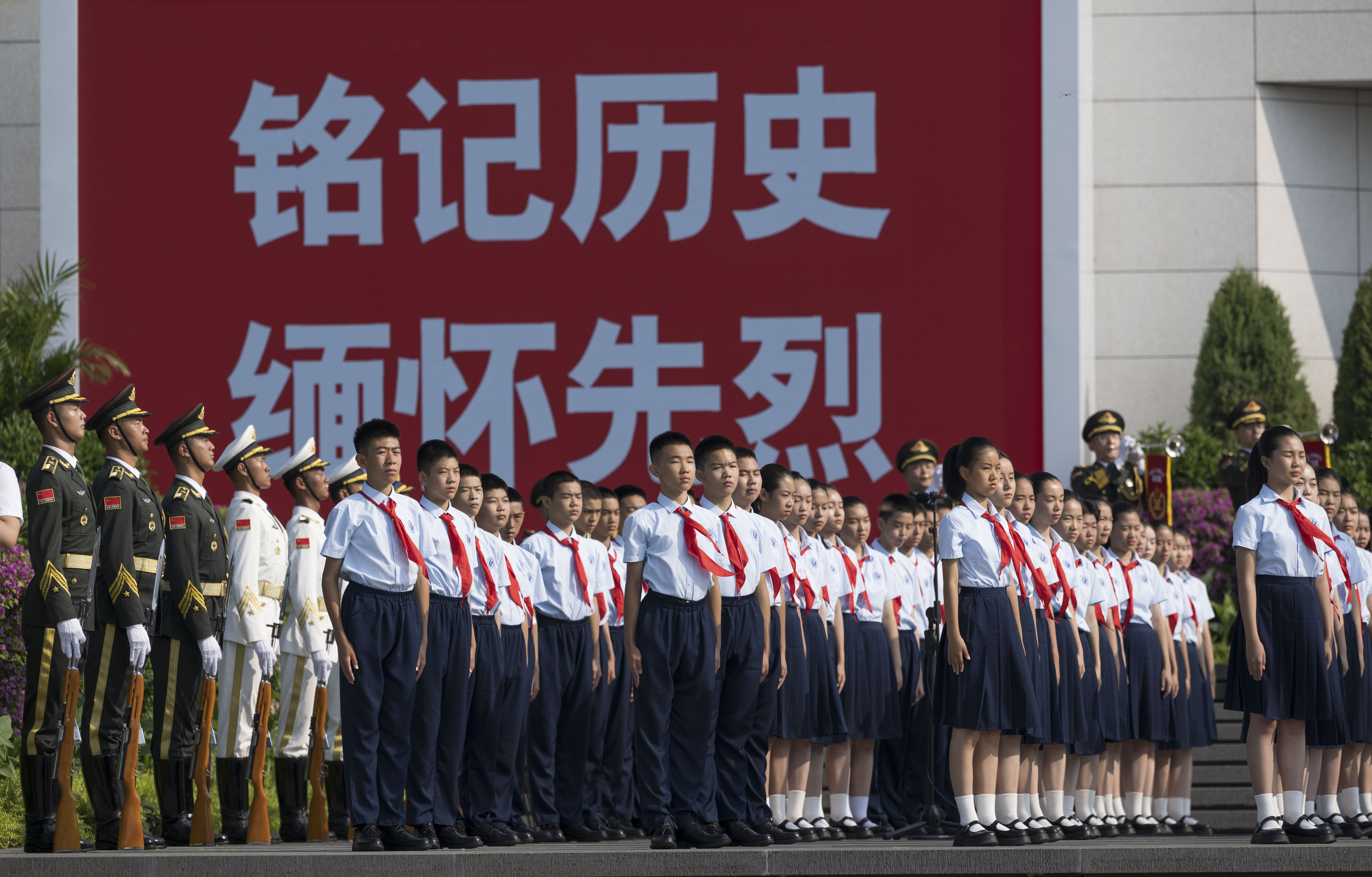 弘揚(yáng)抗戰(zhàn)精神，凝聚民族復(fù)興力量