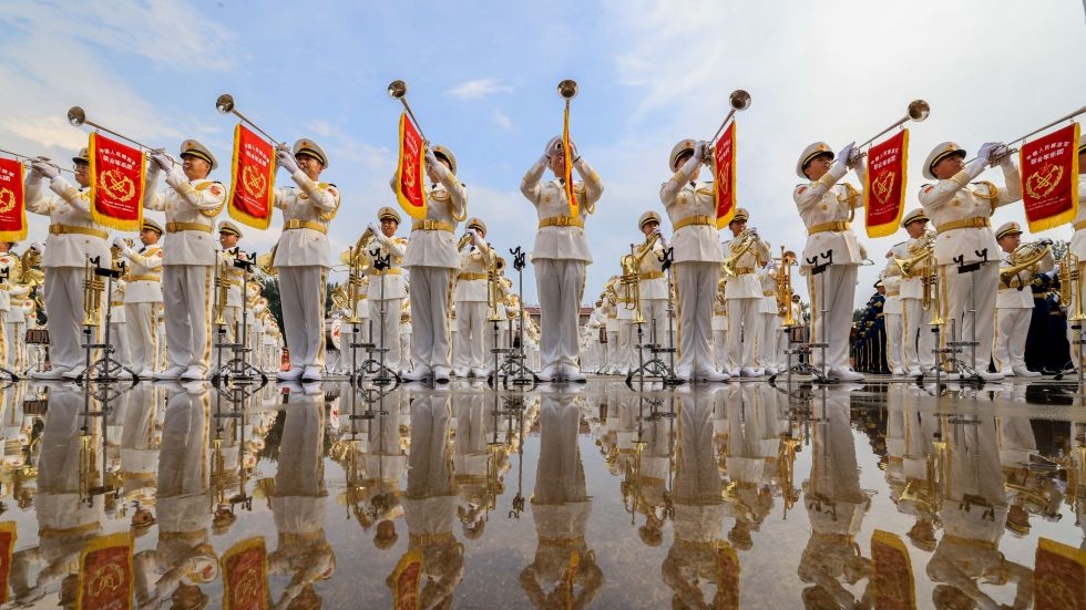 阅兵场上，奏响强军乐章的青春力量——联合军乐团演奏员群体扫描