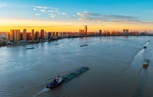 【党员课堂】学好用好《习近平谈治国理政》第五卷：深刻理解第一卷至第五卷是一个有机整体