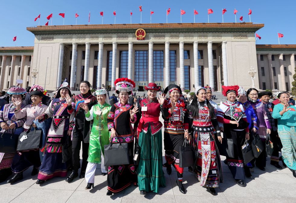 新華全媒頭條丨“每一位婦女都是時代的書寫人、追夢的奮斗者”——以習(xí)近平同志為核心的黨中央引領(lǐng)推動新時代婦女事業(yè)發(fā)展和婦聯(lián)工作紀(jì)實（3）XxjpsgC000096_20251012_PEPFN0A001