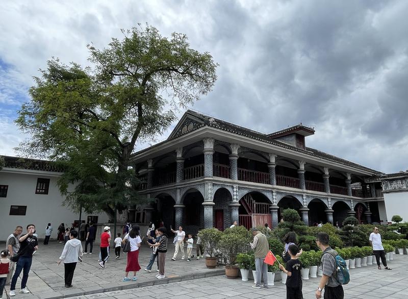 重走長征路,青春砥礪行