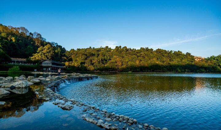 全会热词丨牢固树立和践行“两山”理念