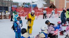 多地放“雪假”，消费添“热力”