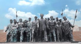 坚持人民至上 尊重人民主体地位