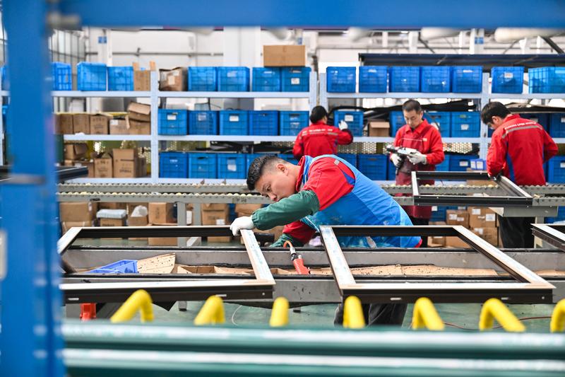 坚定发展信心，让经济高质量发展成色更足