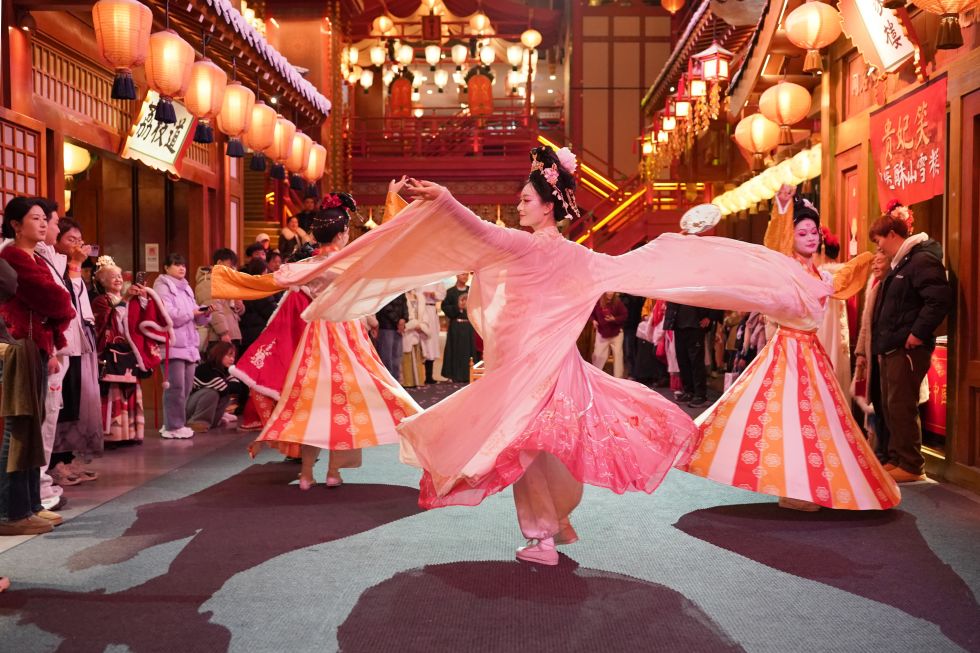 新华社出图&middot;年度记忆丨国风浩荡+国潮破圈（13）XxjpsgC000120_20251227_PEPFN0A001