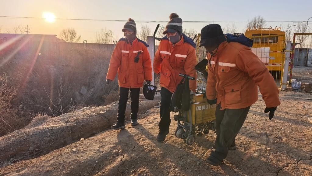 春运线上的“钢轨医生”