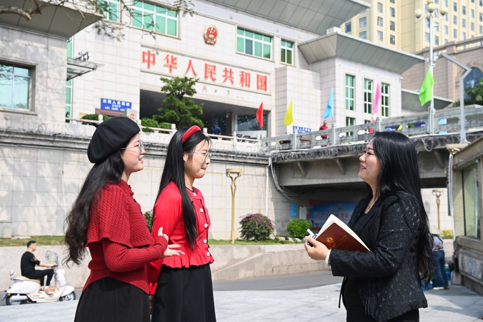 两会&middot;我的履职影像记丨全国政协委员苏海珍：讲好中国海洋少数民族的发展故事（5）XxjpsgC000129_20260228_PEPFN0A001