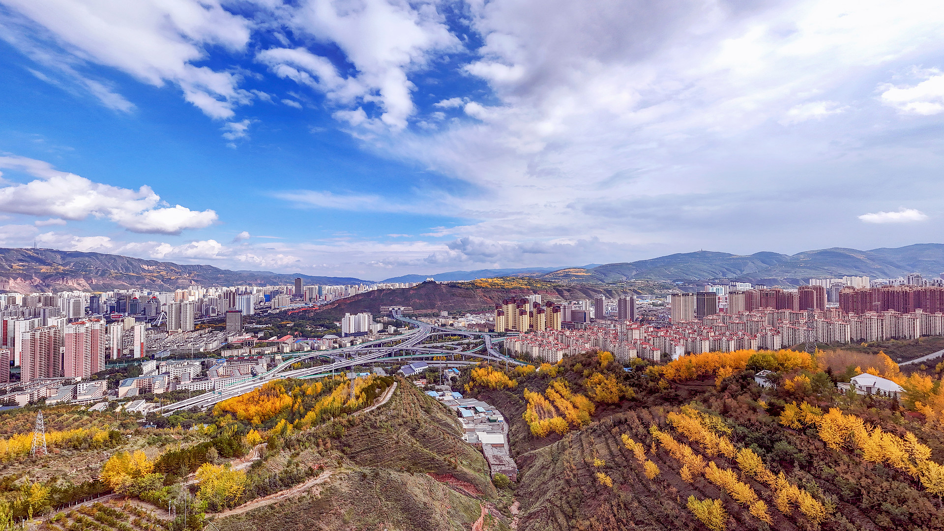 王君超：坚持内需主导 建设强大国内市场——学习贯彻中央经济工作会议精神