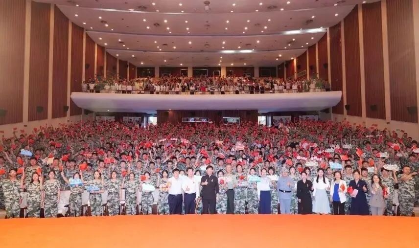 理论铸魂 实践砺行