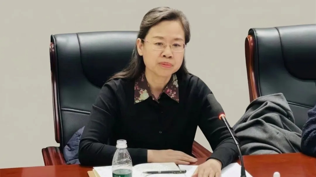 贺亚兰院长带队赴隆福寺街区开展“理论专家走基层”主题调研