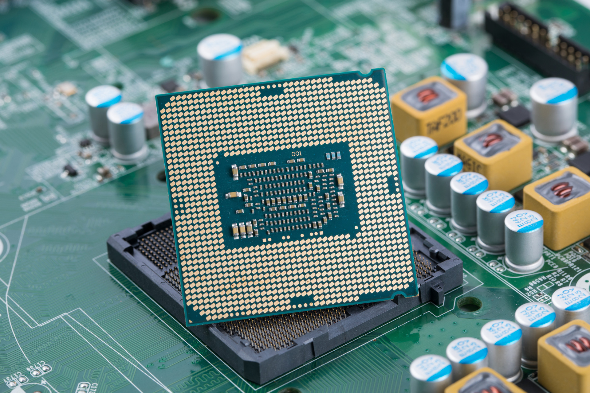 曹三省：人工智能赋能信息社会、可控创新与新质传播