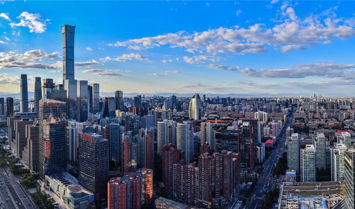 把握2026年全国两会召开背景与总基调，夯实落地见效的支撑保障