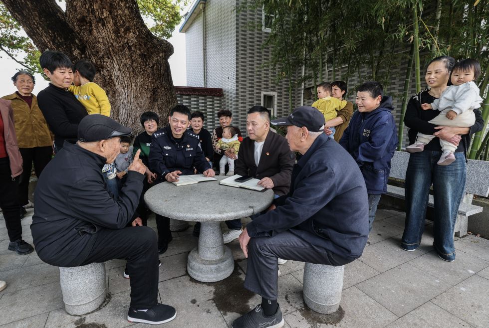 树立和践行正确政绩观_浙江诸暨：&ldquo;甜蜜议事会&rdquo;助力乡村共富（2）XxjpsgC000056_20260402_PEPFN0A001