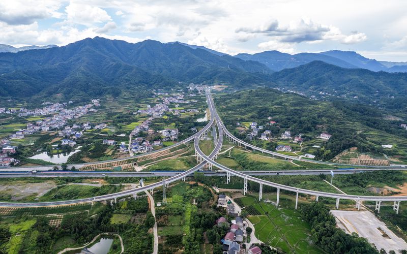 詹新宇：更好发挥经济体制改革牵引作用