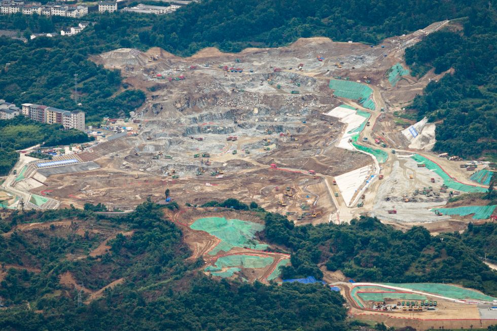 2026年6月8日拍摄的三峡水运新通道工程三峡枢纽新通道施工现场。 新华社记者 肖艺九 摄
