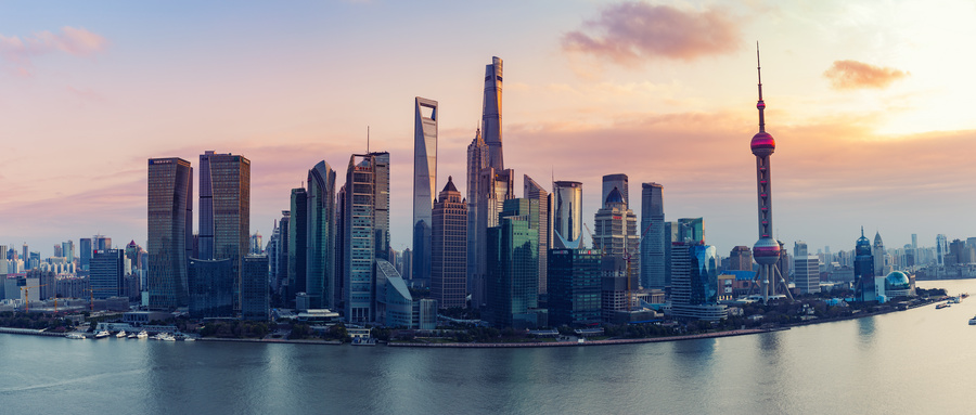 习近平经济思想指引中国经济行稳致远