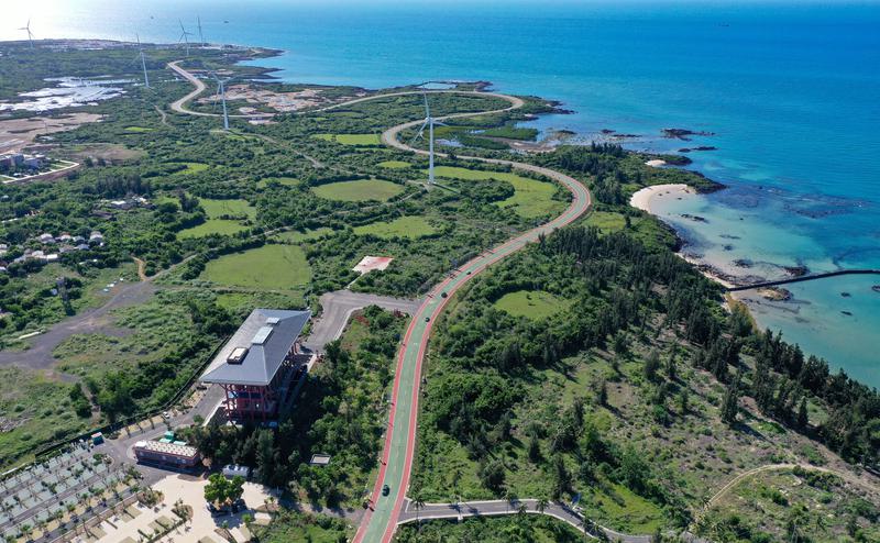 步履向山河 在行走中读懂活力中国