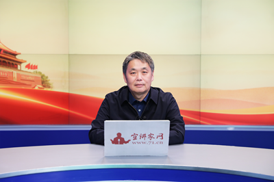 左鹏讲课图片