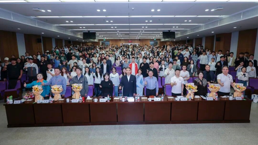“信仰行”先进人物面对面｜宣讲传薪火研学促担当